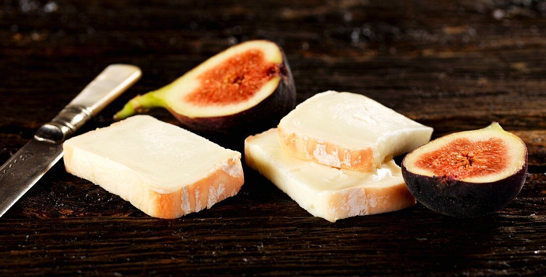 Taleggio cheese and fresh figs