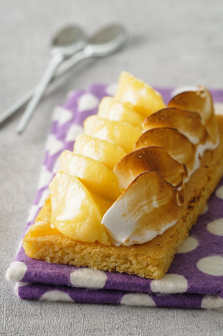 Lemon meringue tart