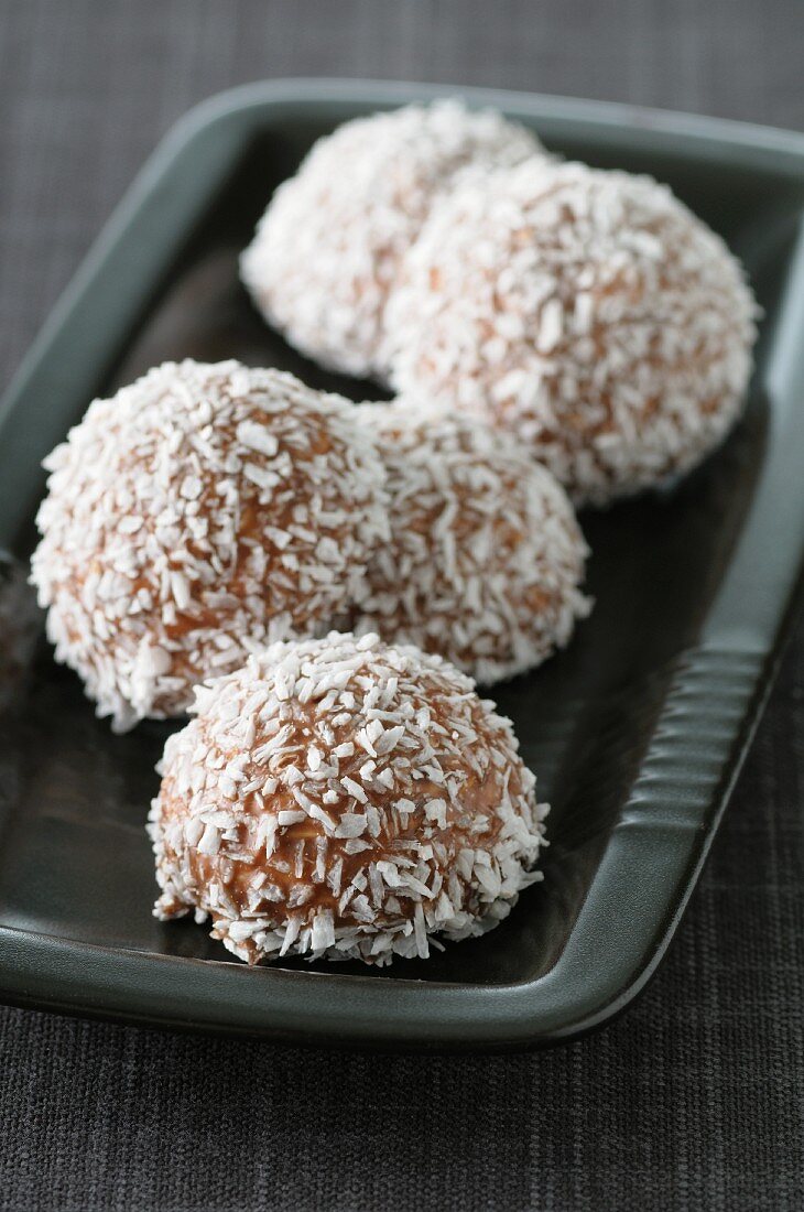Mini coconut balls