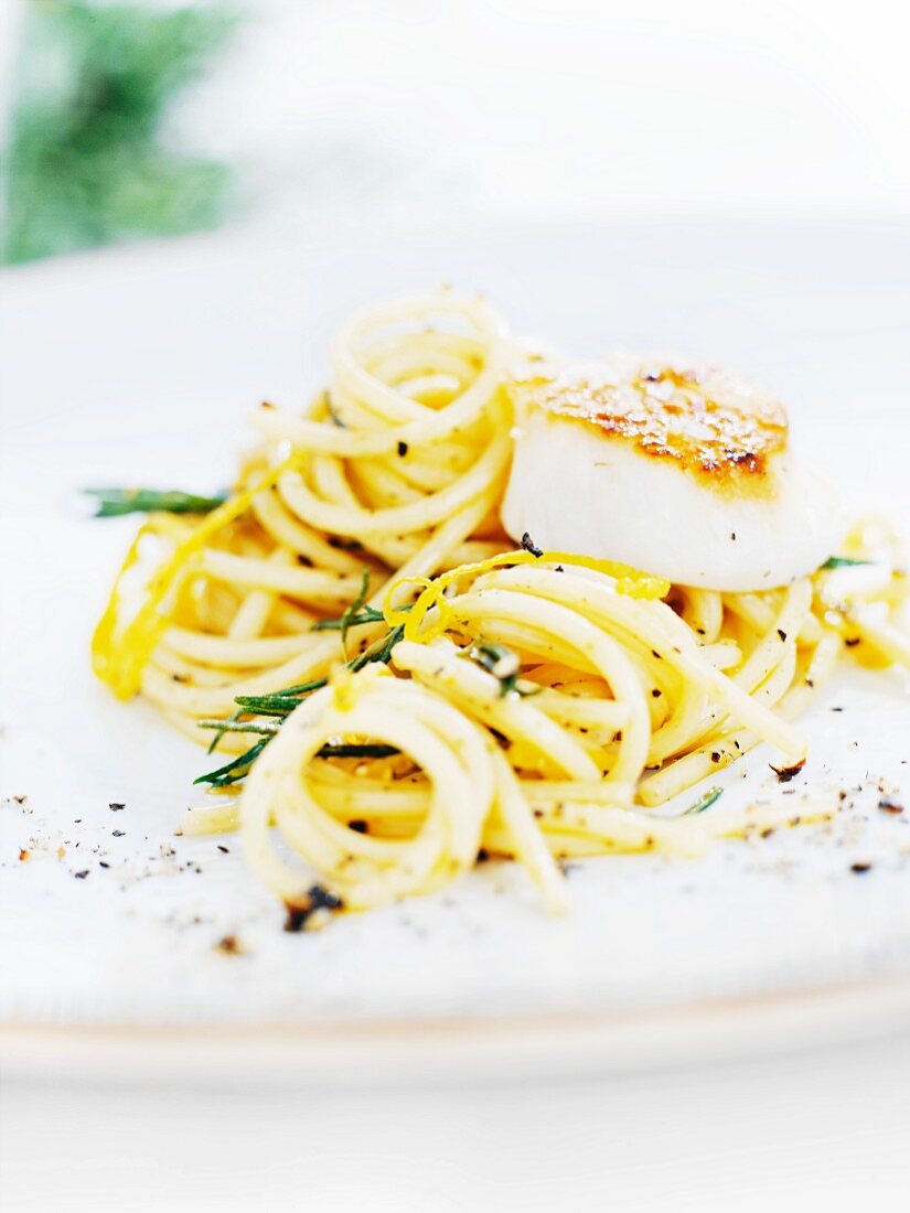 Spaghetti mit Kabeljau, Rosmarin und Zitrone