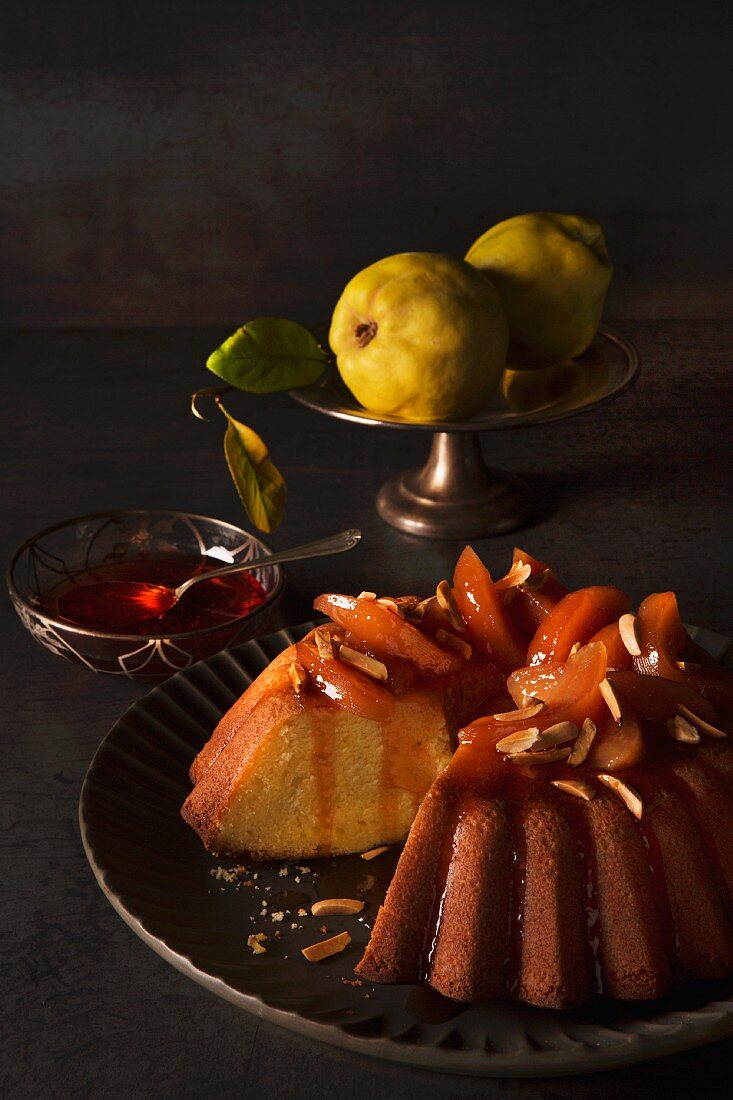 Pound cake with quinces