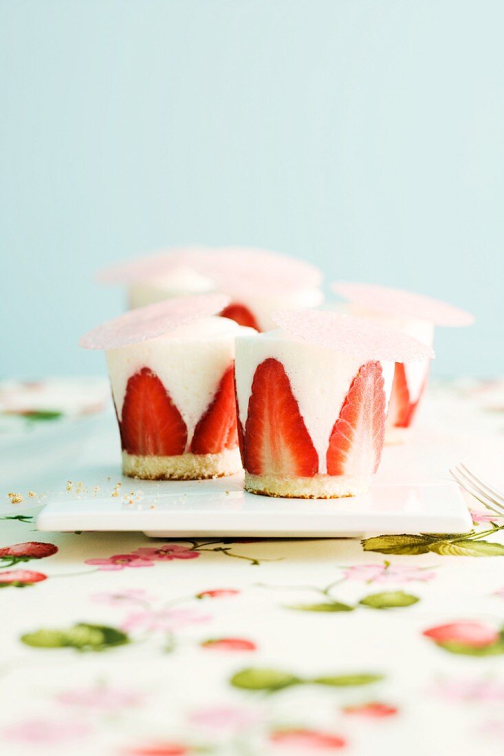 Joghurttörtchen mit Erdbeeren