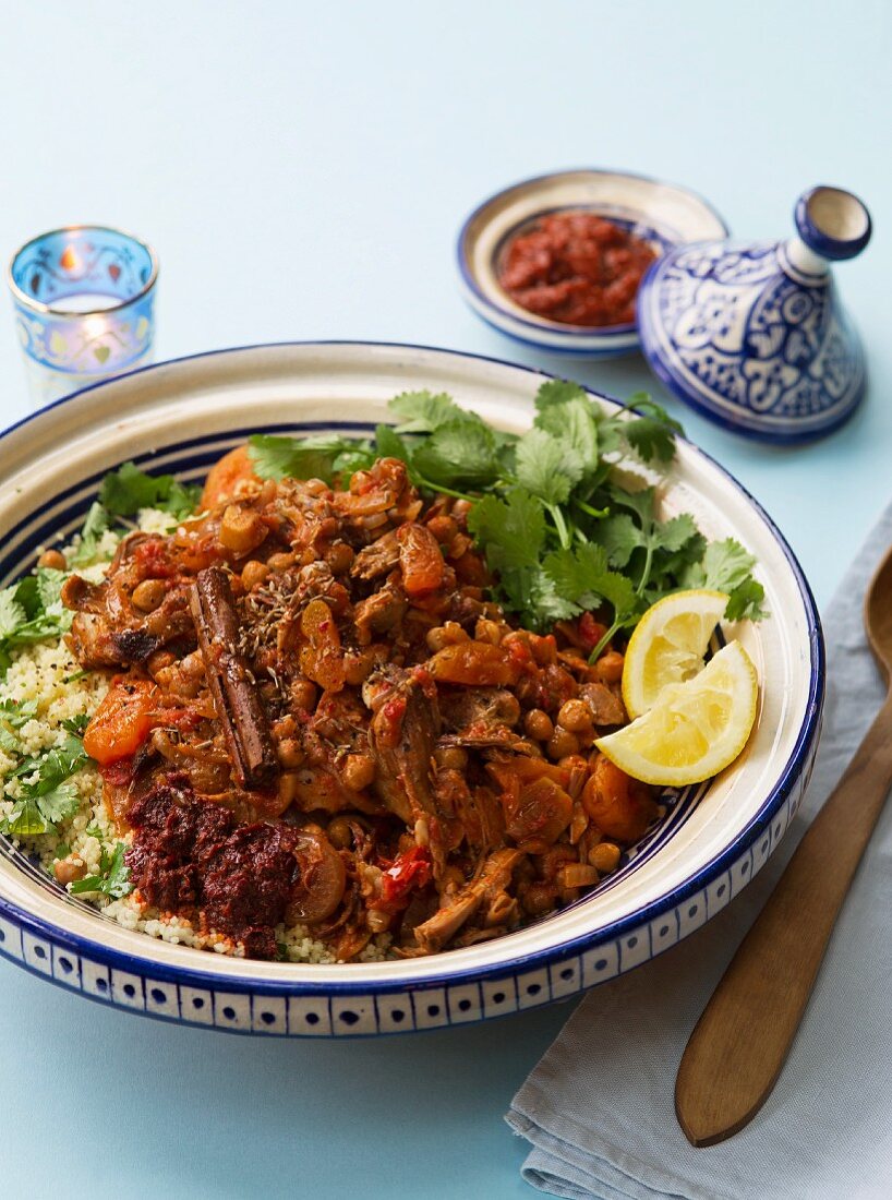 Lamb tahine with sultanas and chickpeas