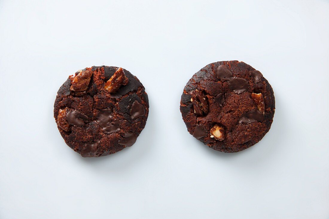Cookies with caramelised pecan nuts