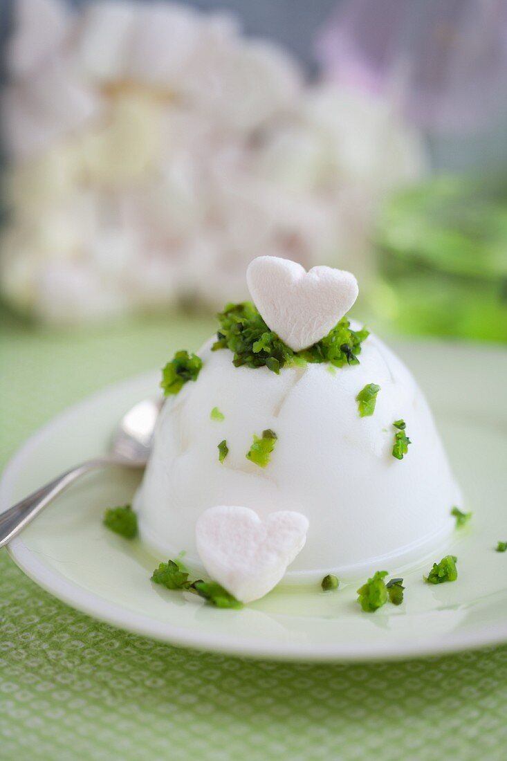 Pikanter Tofupudding mit Tofuherzen