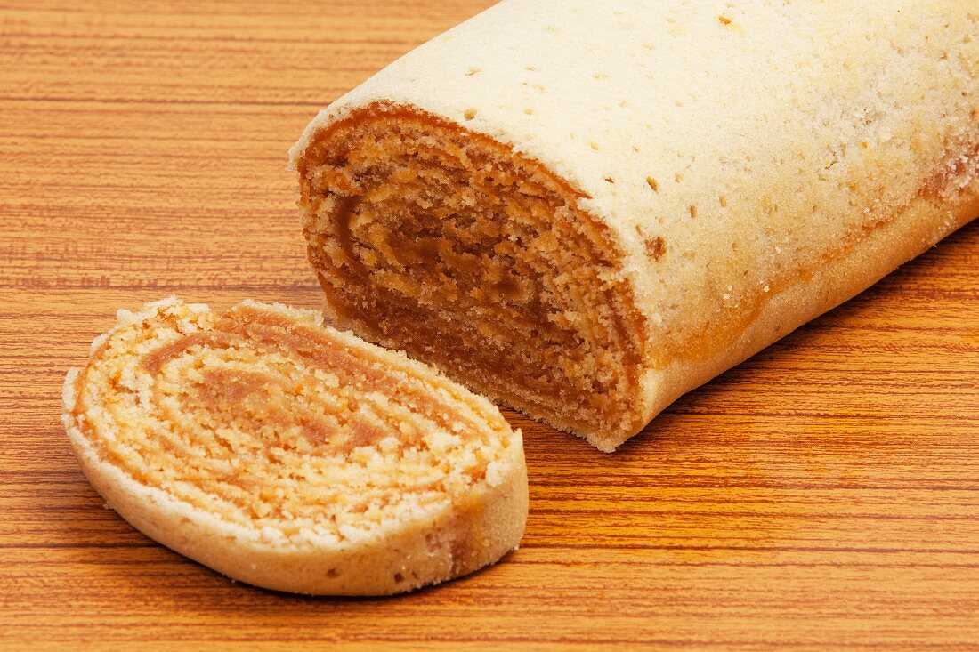 Bolo de rolo (a Swiss roll filled with dulce de leche, Brazil)