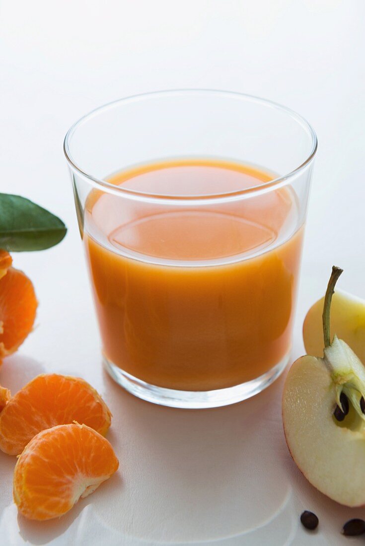 Karotte-Mandarine-Apfel-Smoothie