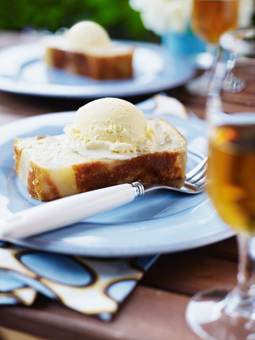 Pear cake with vanilla ice cream