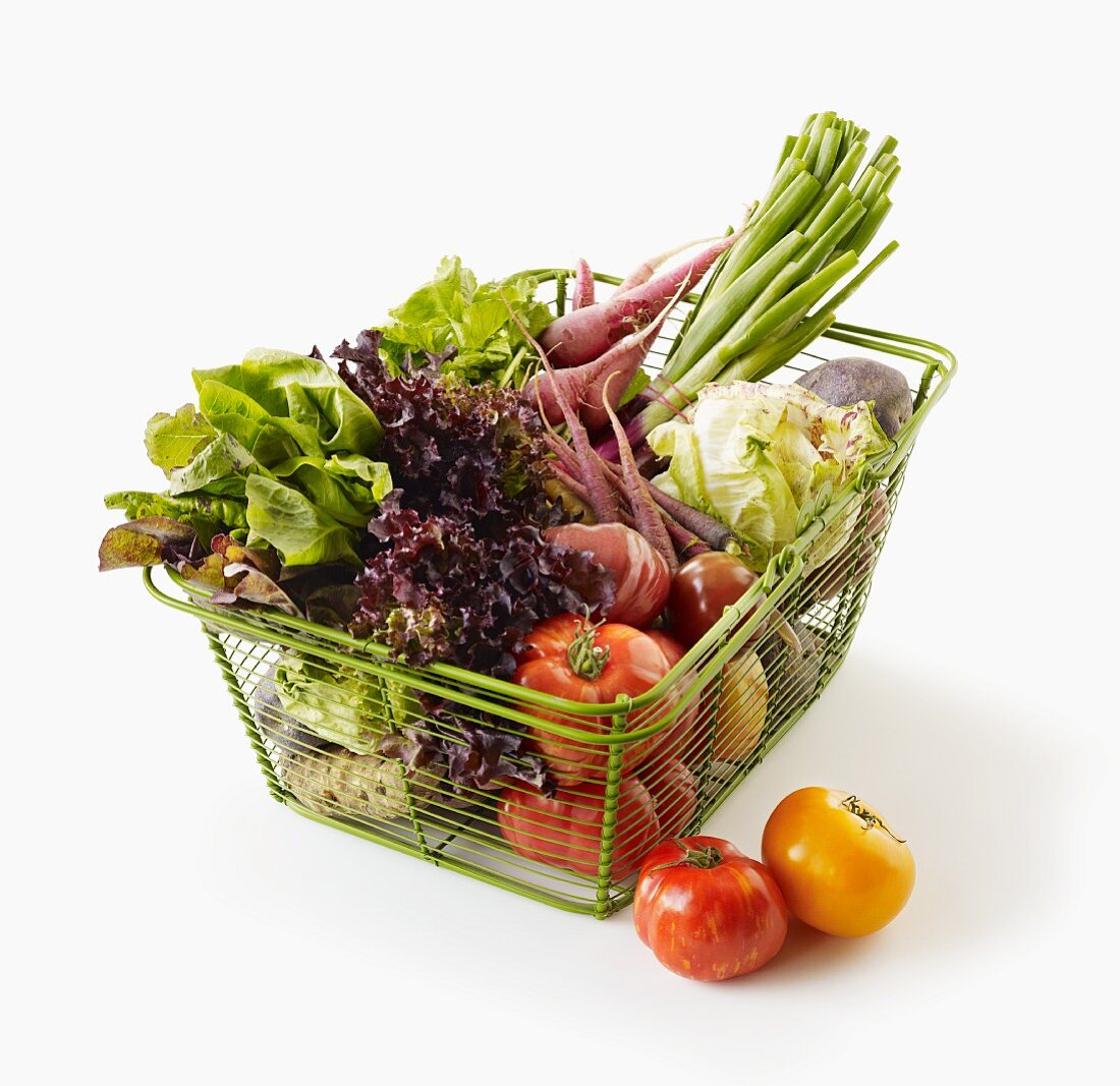 Fresh vegetables in a shopping basket