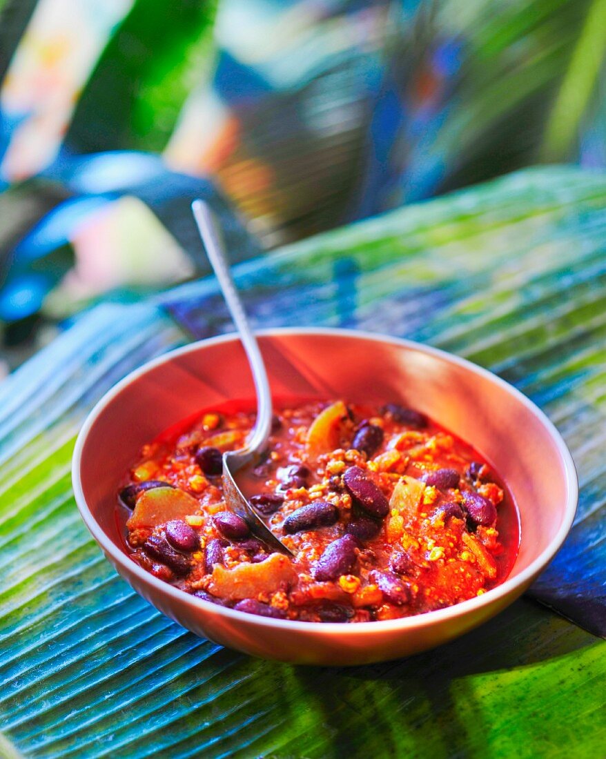 Chilli con carne with apricots