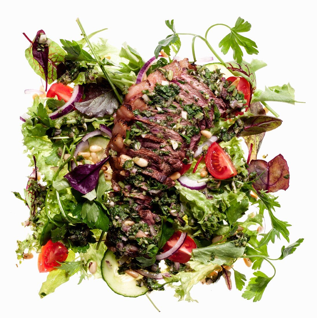 Gemischter Blattsalat mit Picanha-Steak und Chimichurrysauce