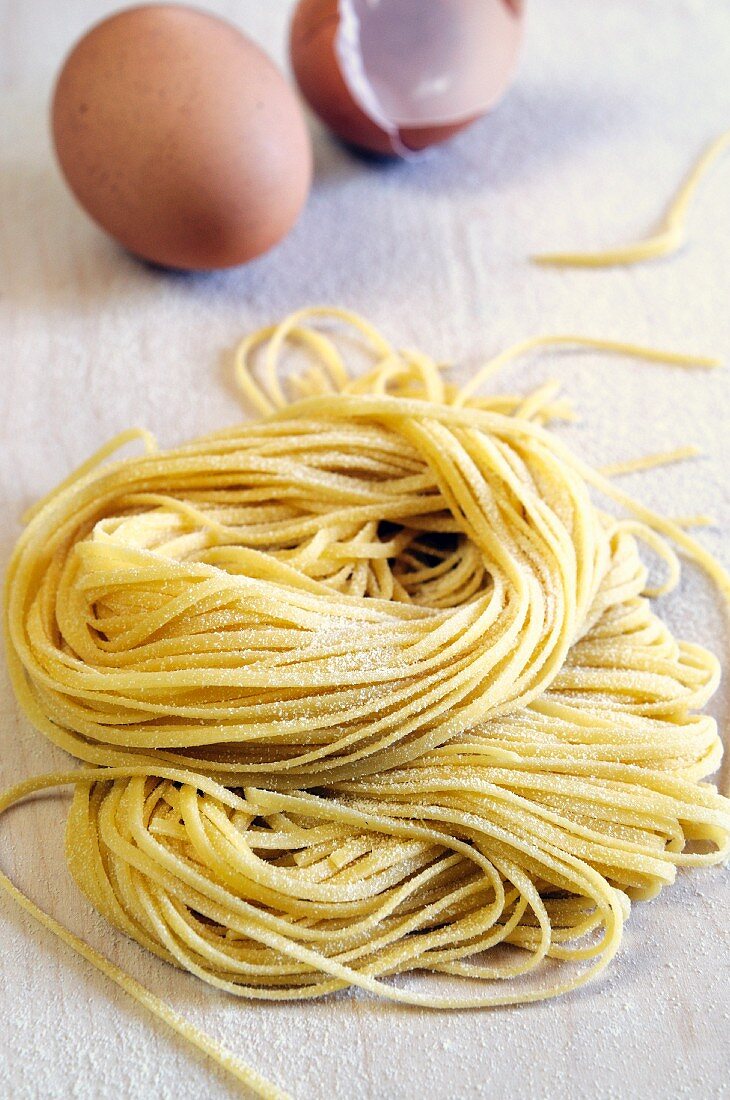 Selbstgemachte Tagliolini mit Ei