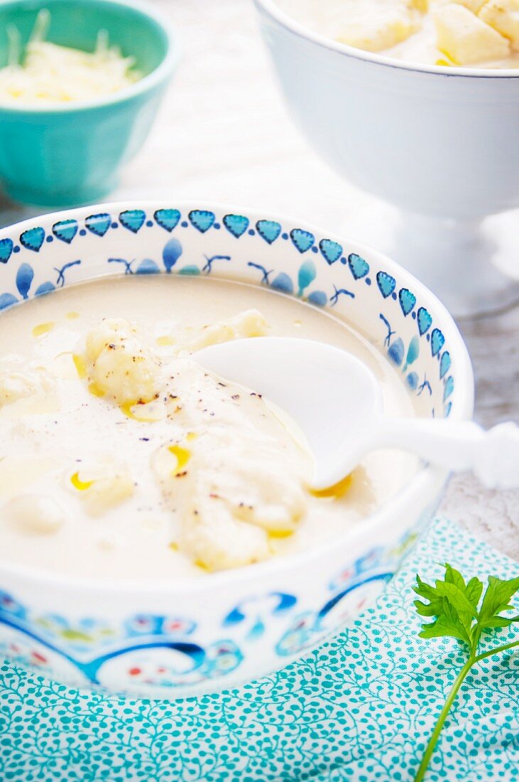 Cauliflower soup with parsley