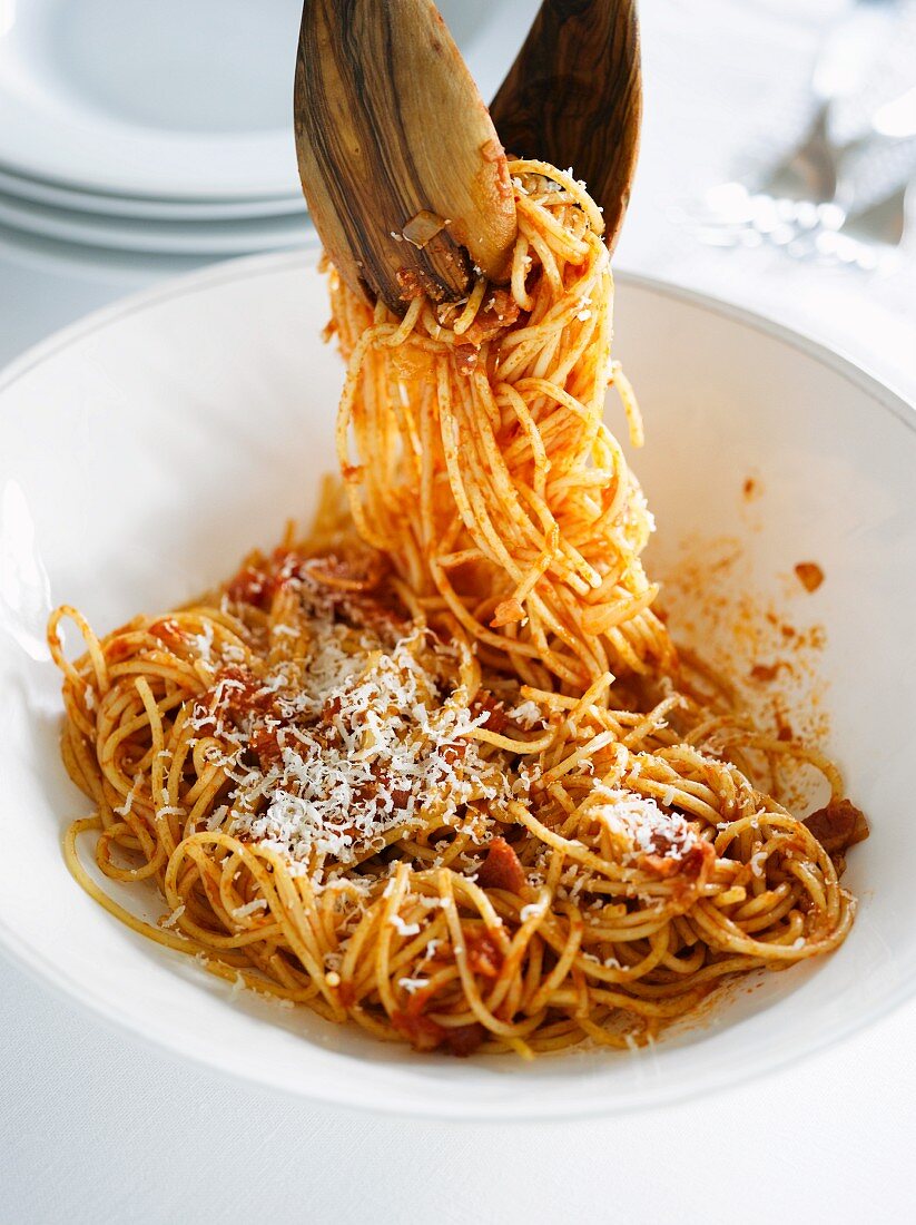 Spaghetti Amatriciana mit Parmesan