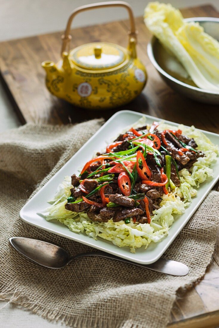 Fried beef with Sichuan pepper and chilli peppers (Asia)
