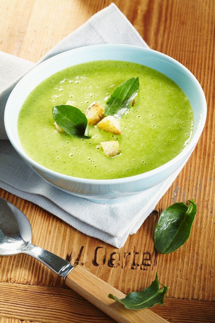 Sorrel soup with croutons