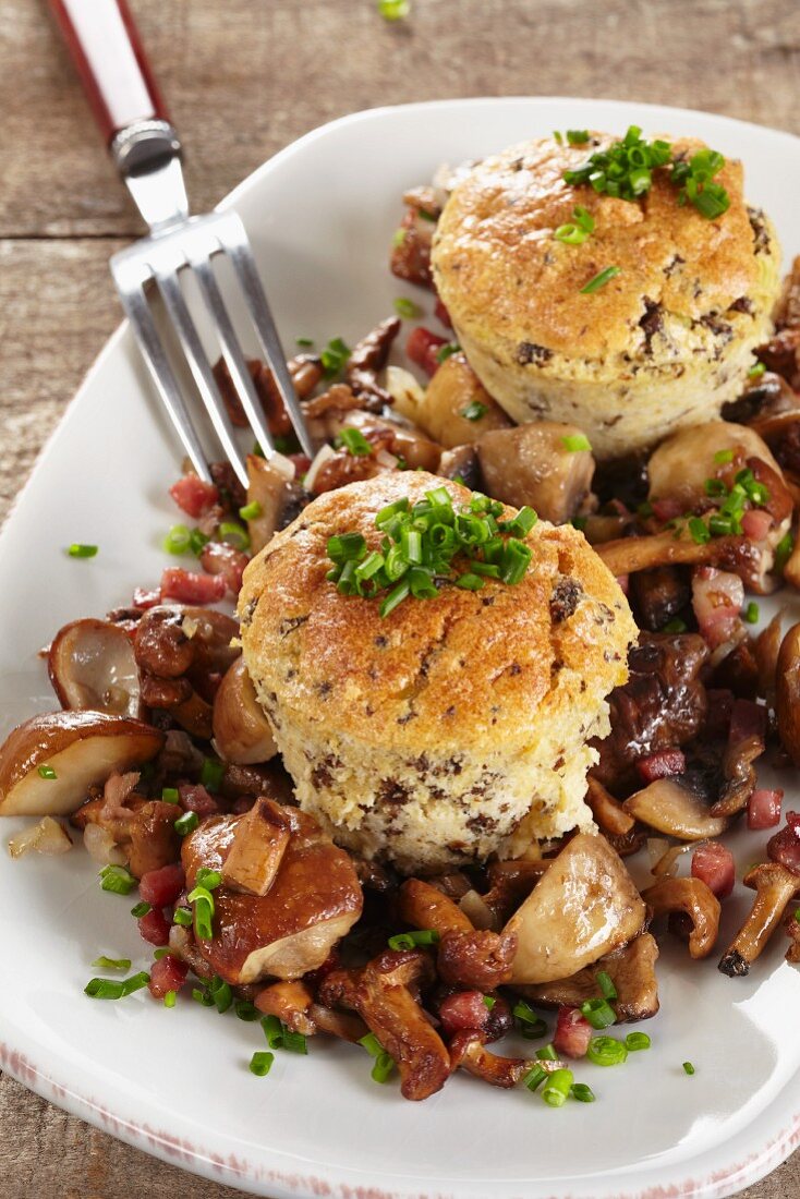 Pumpernickel souffles with mushrooms and bacon