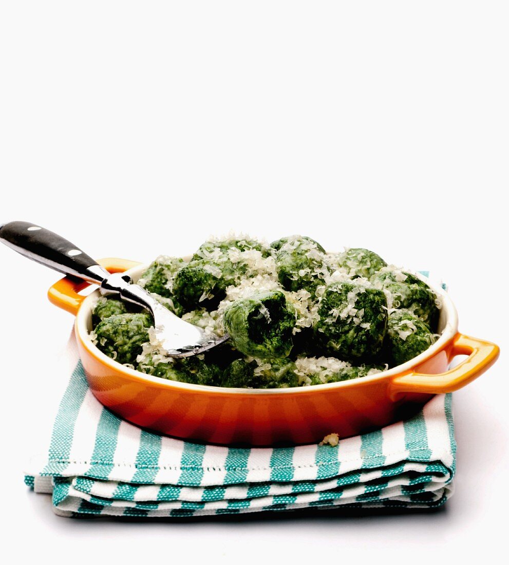 Gnocchi with spinach and cheese