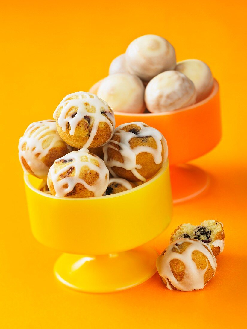 Kleine Heidelbeermuffins und Zitronen-Kokos-Muffins