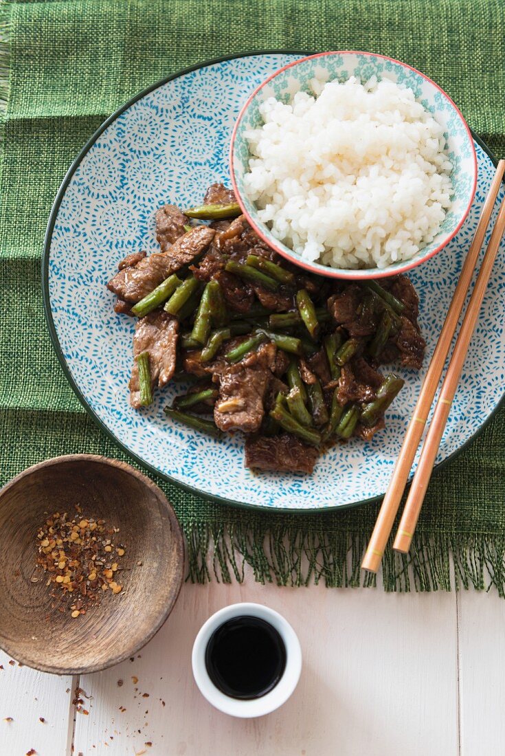 Beef with green beans, Sichuan pepper and rice (China)