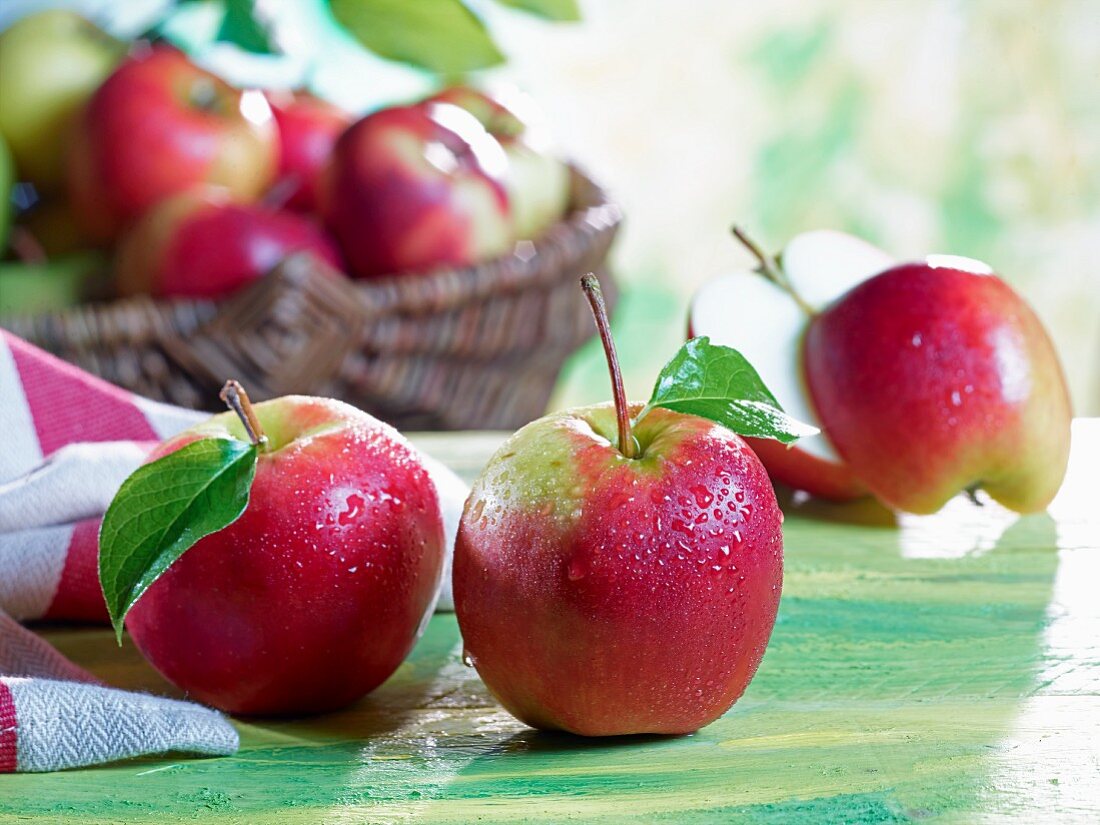 An arrangement of Elstar apples