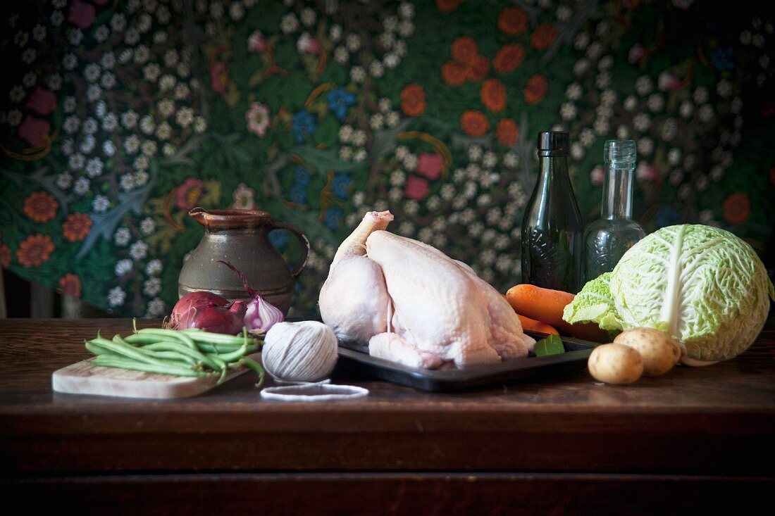 An arrangement of chicken and vegetables