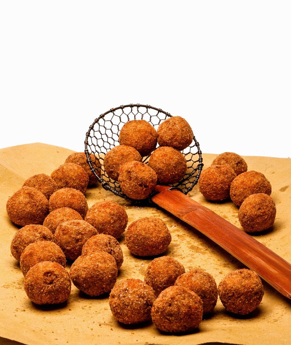 Fried meat balls with potatoes