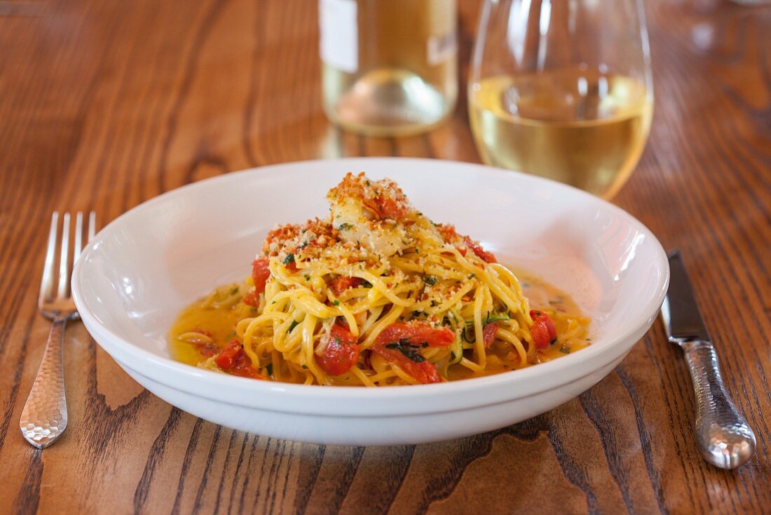 Spaghetti mit Garnelen und Tomaten