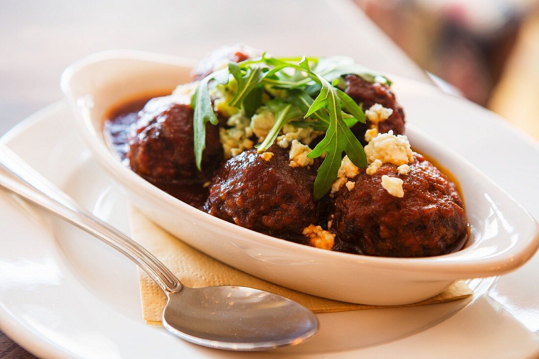 Meatballs in spicy-sweet barbecue sauce