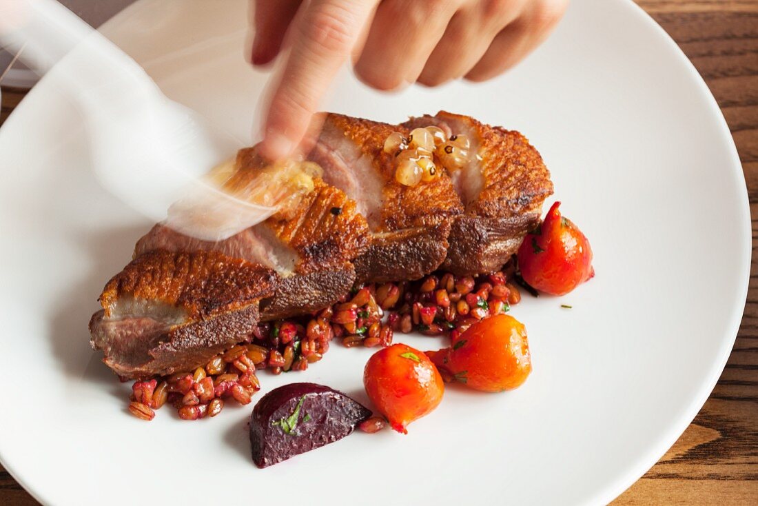 Duck breast with whitecurrants