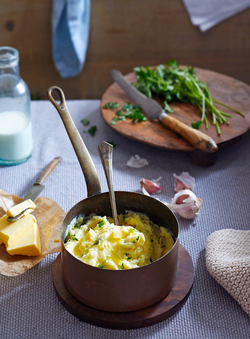 Kartoffelpüree mit Knoblauch und Petersilie