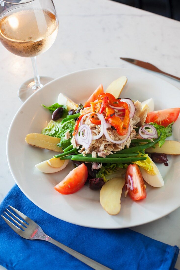 Salad Niçoise with vegetables, tuna and egg