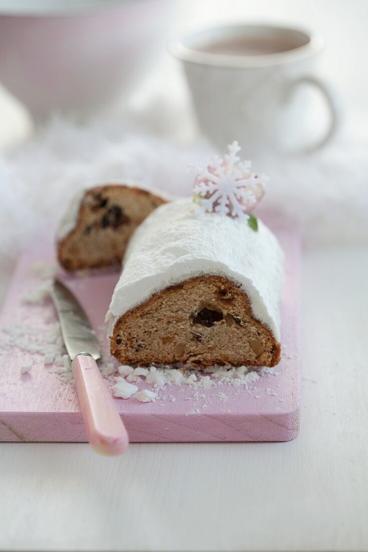 Stollen with dried plums