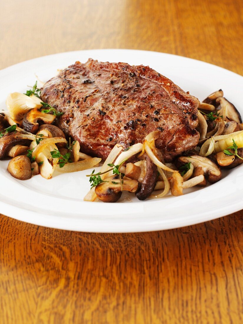 Sirloin Steak mit Pilzragout