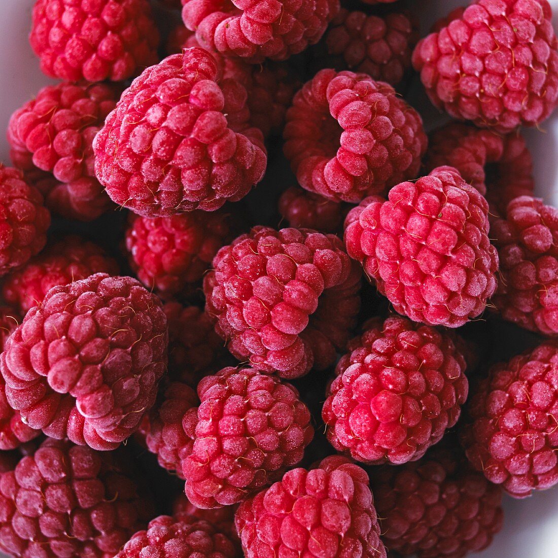 Gefrorene Himbeeren (Nahaufnahme)