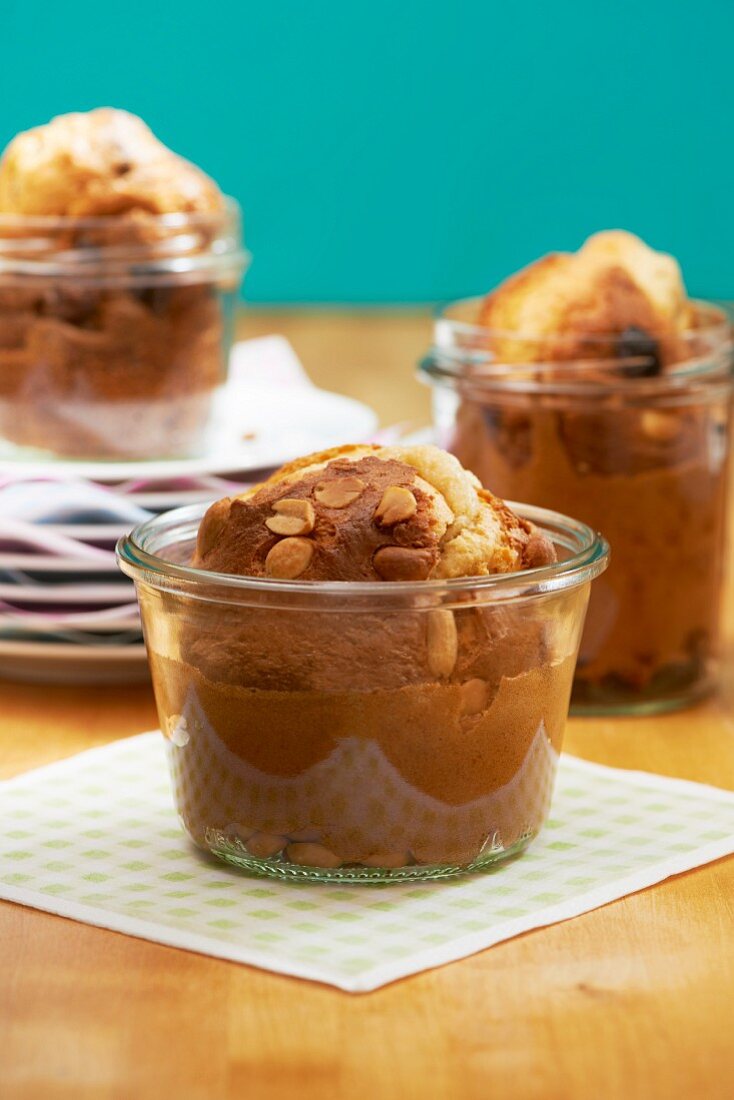 Peanut muffins in glass jars