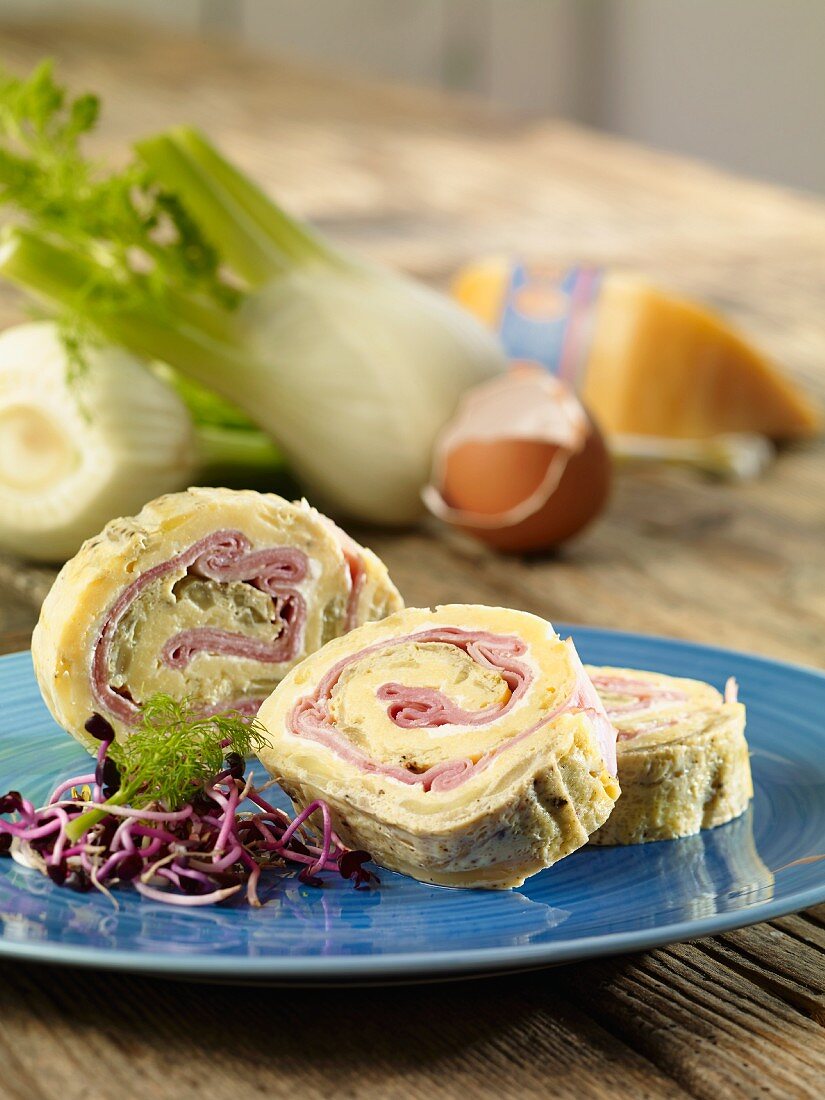 Pfannkuchenroulade mit Fenchel und Schinken