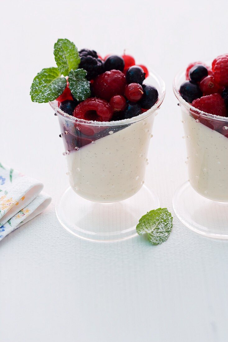 Bavarian cream with berries and mint