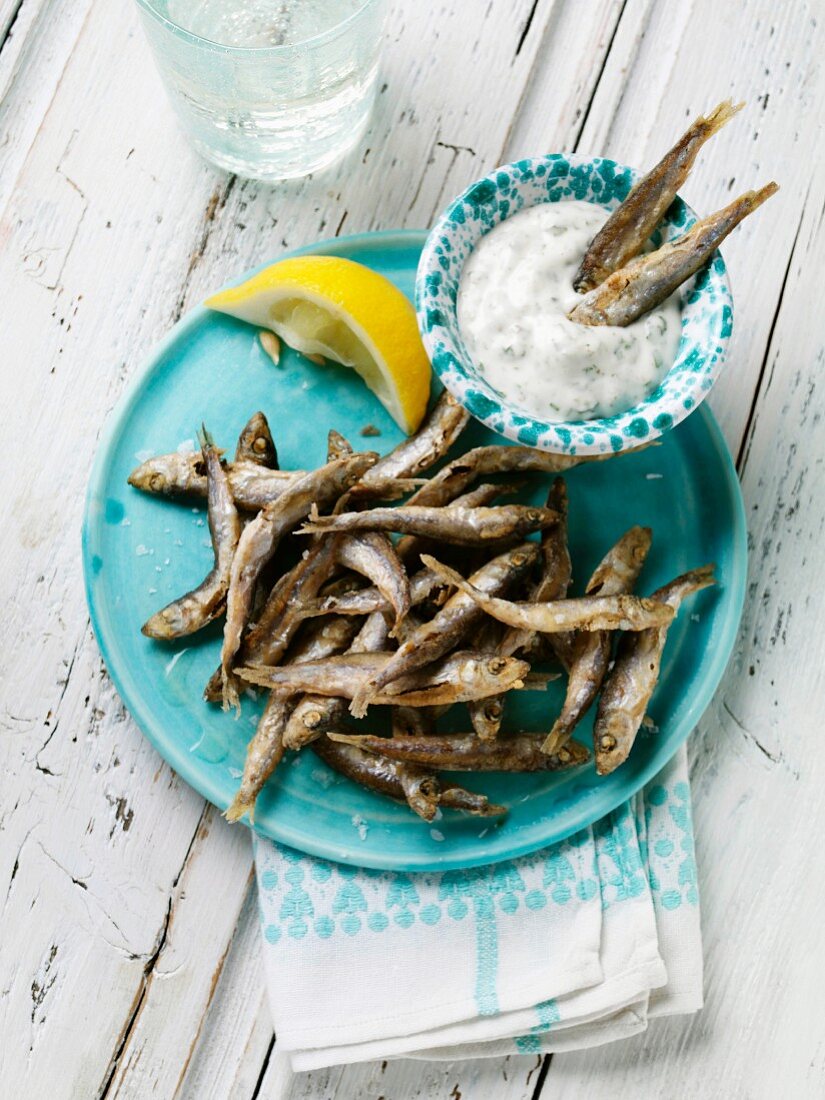 Fried anchovies with tartare sauce