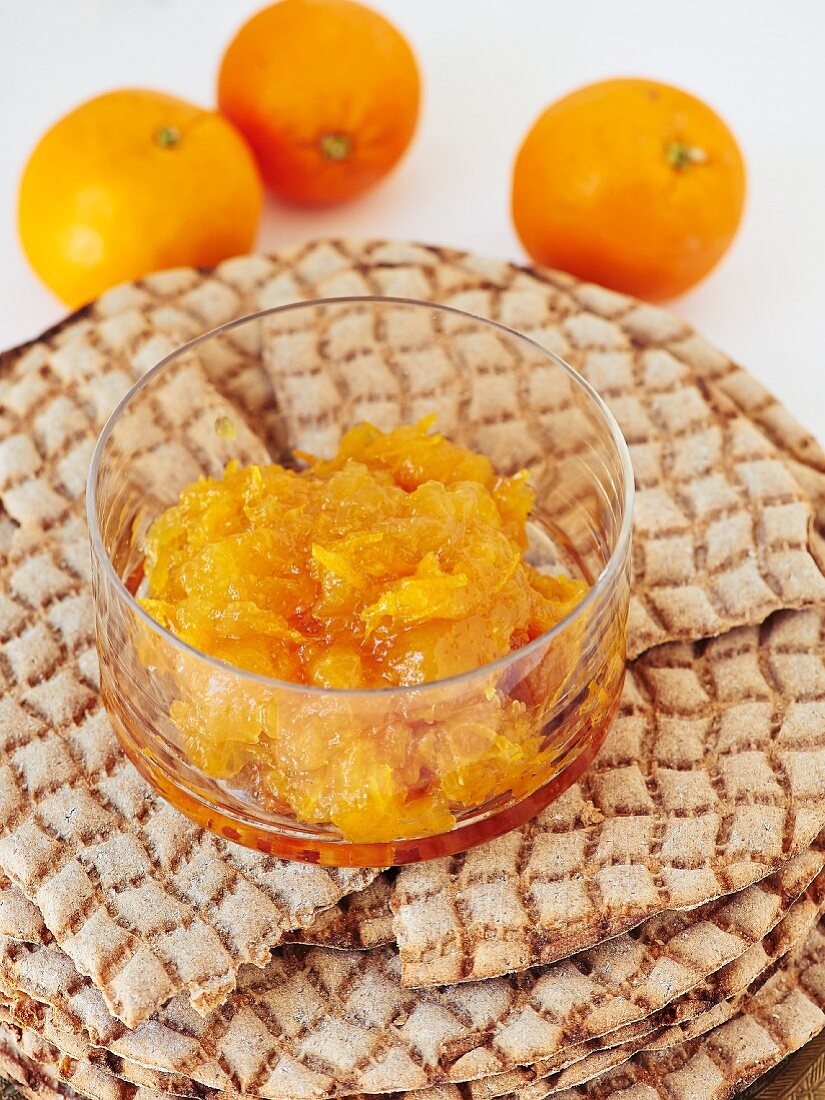 Orange and mandarin marmalade with cinnamon