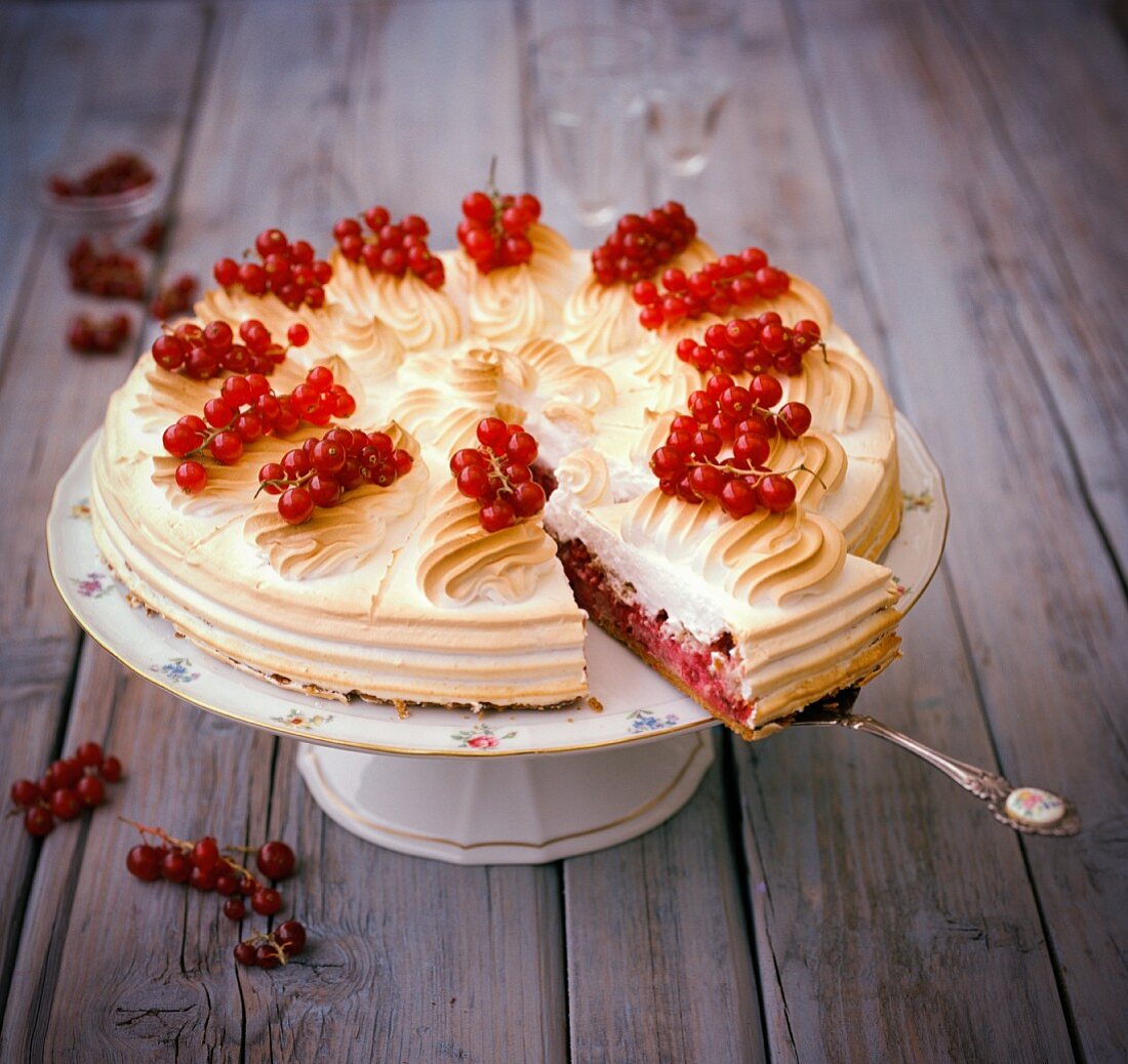 Träubleskuchen (Johannisbeerkuchen) mit Baiser