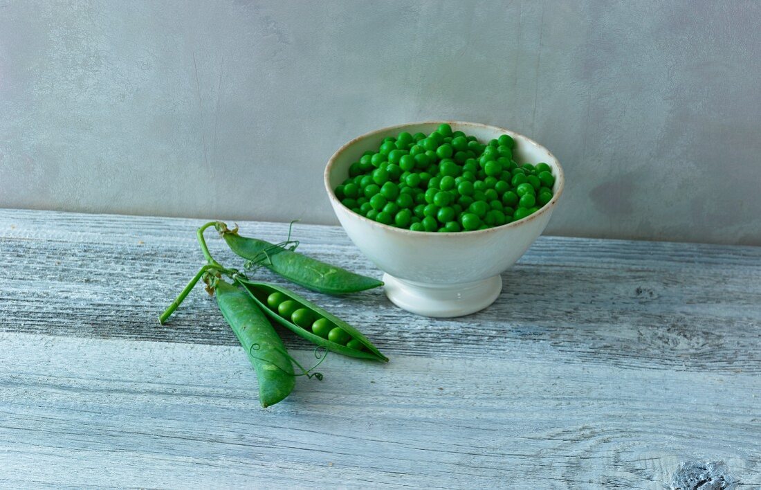 A bowl of fresh peas
