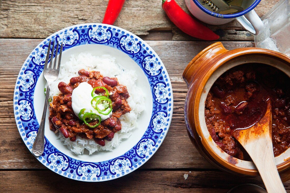 Chilli con carne served with rice