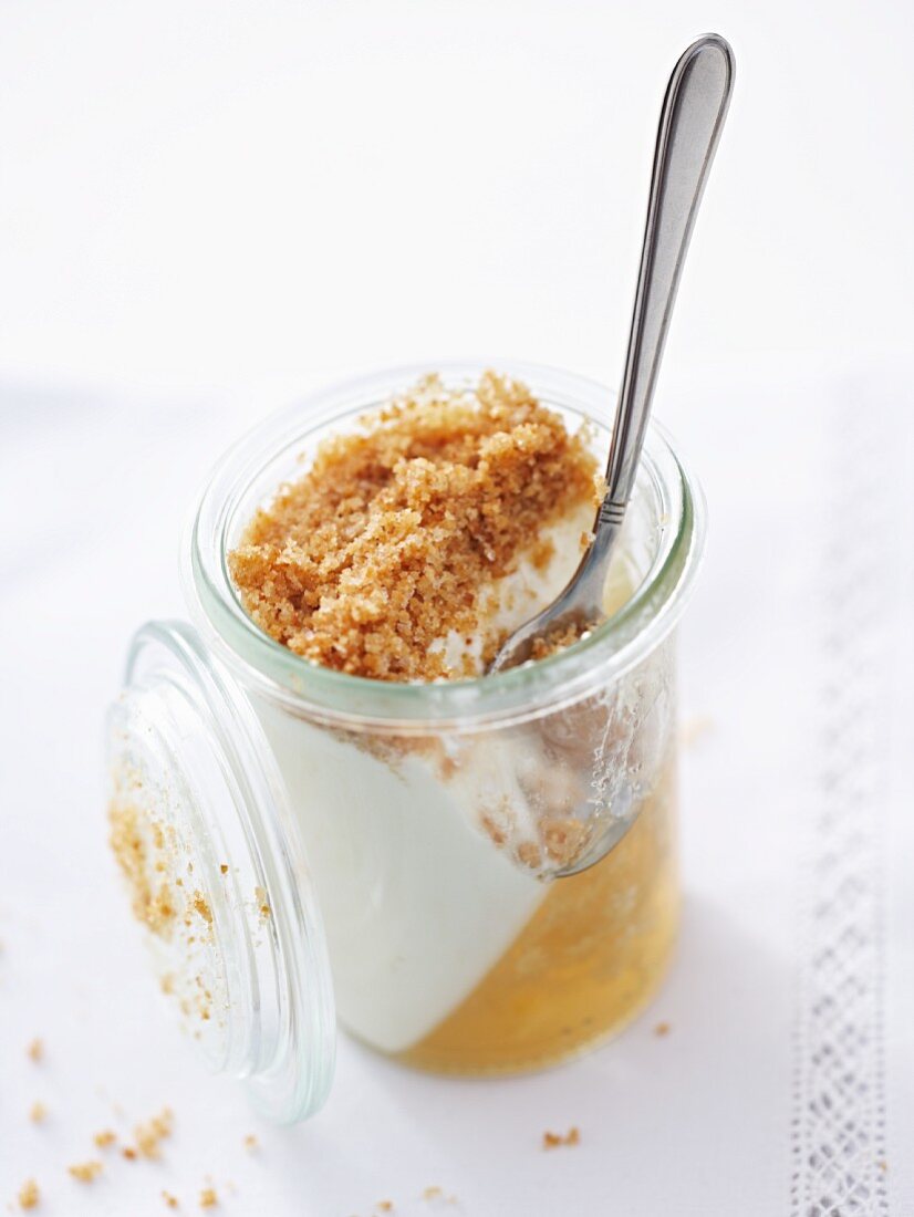 Elderflower fridge cake with crispy crumbs served in a jar