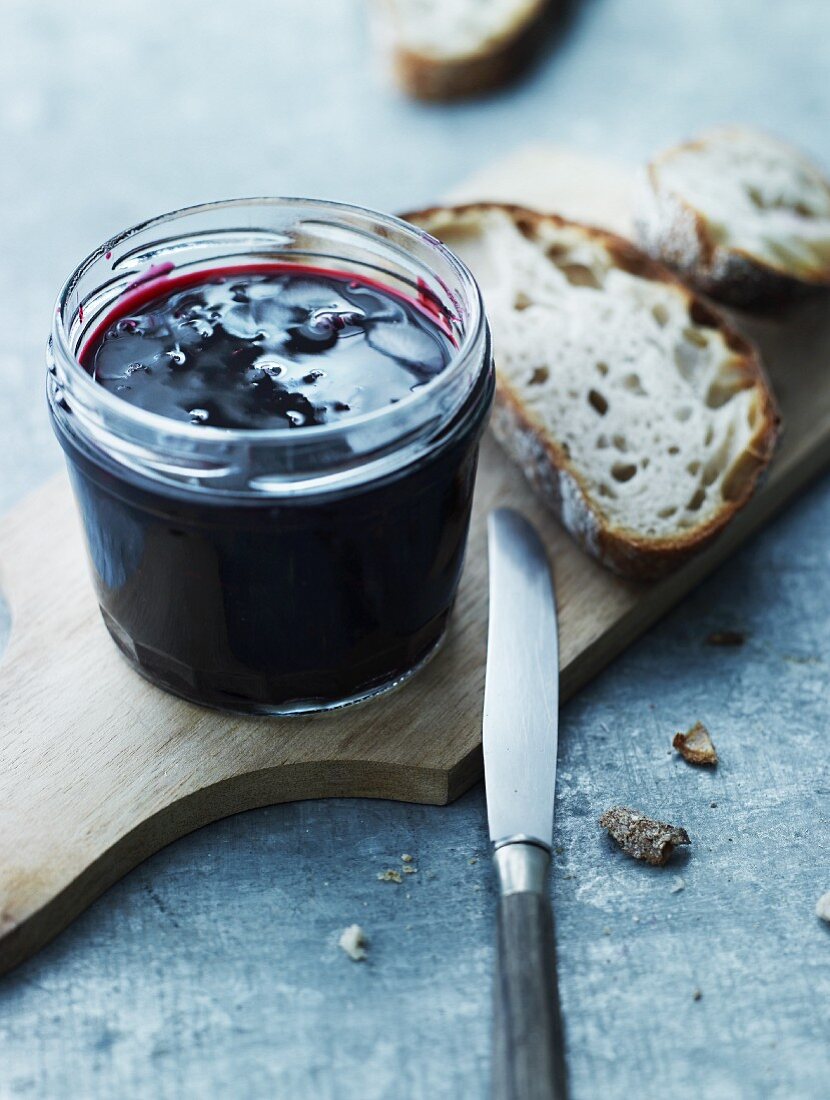 Blackcurrant jam with honey and fennel seeds
