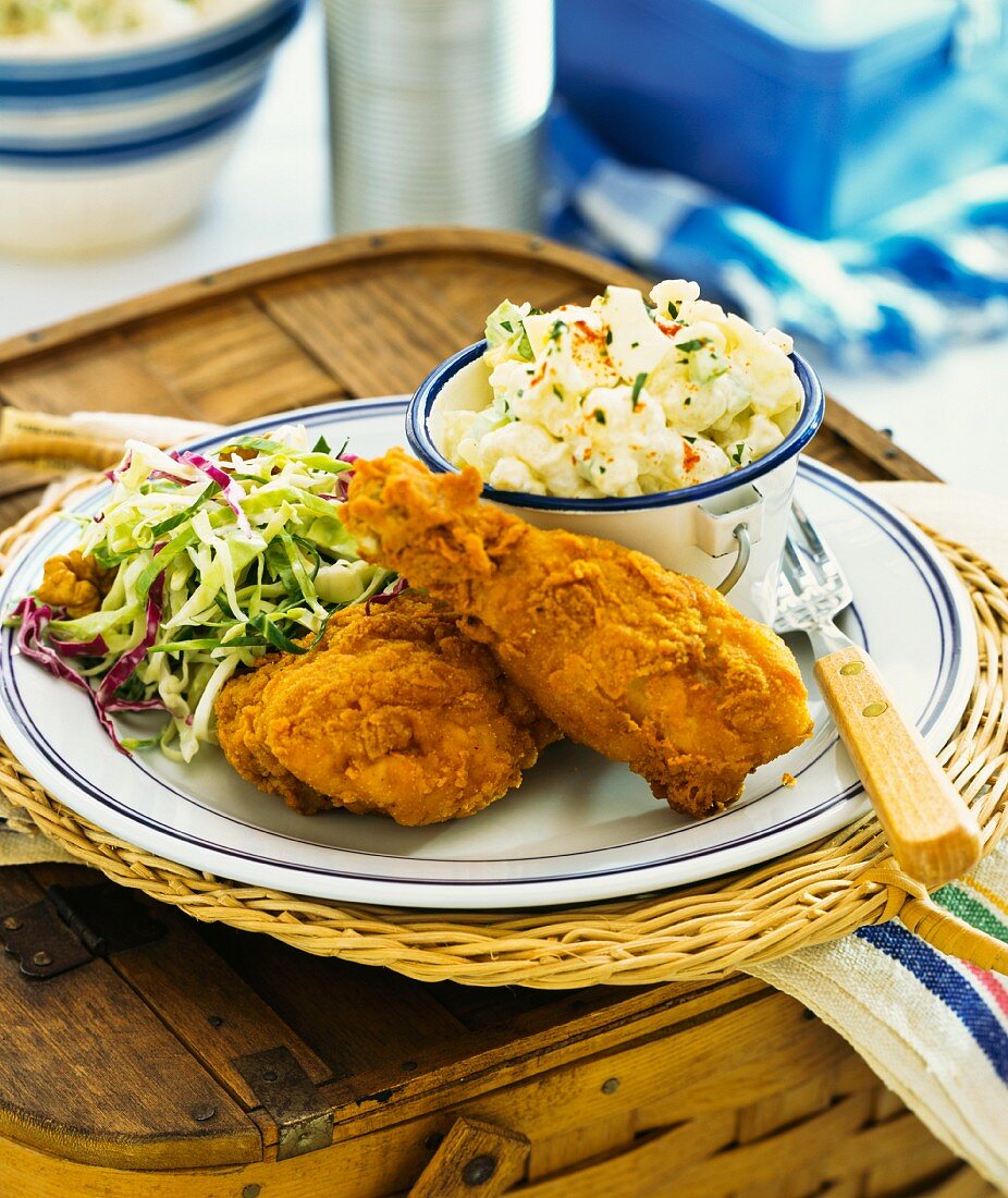 Fried chicken with coleslaw