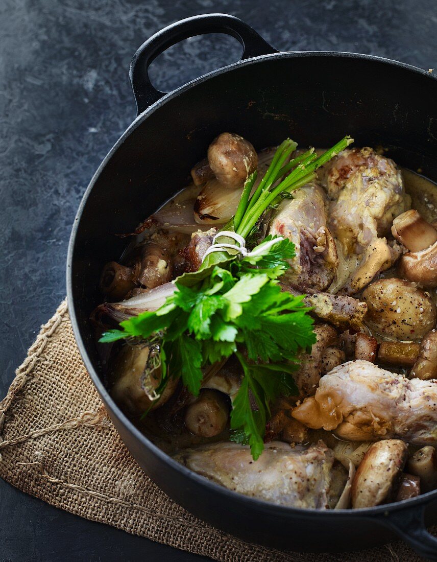 Chicken in white wine with mushrooms and shallots