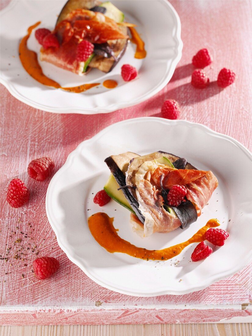 Auberginen-Zucchini-Saltimbocca mit Himbeeren