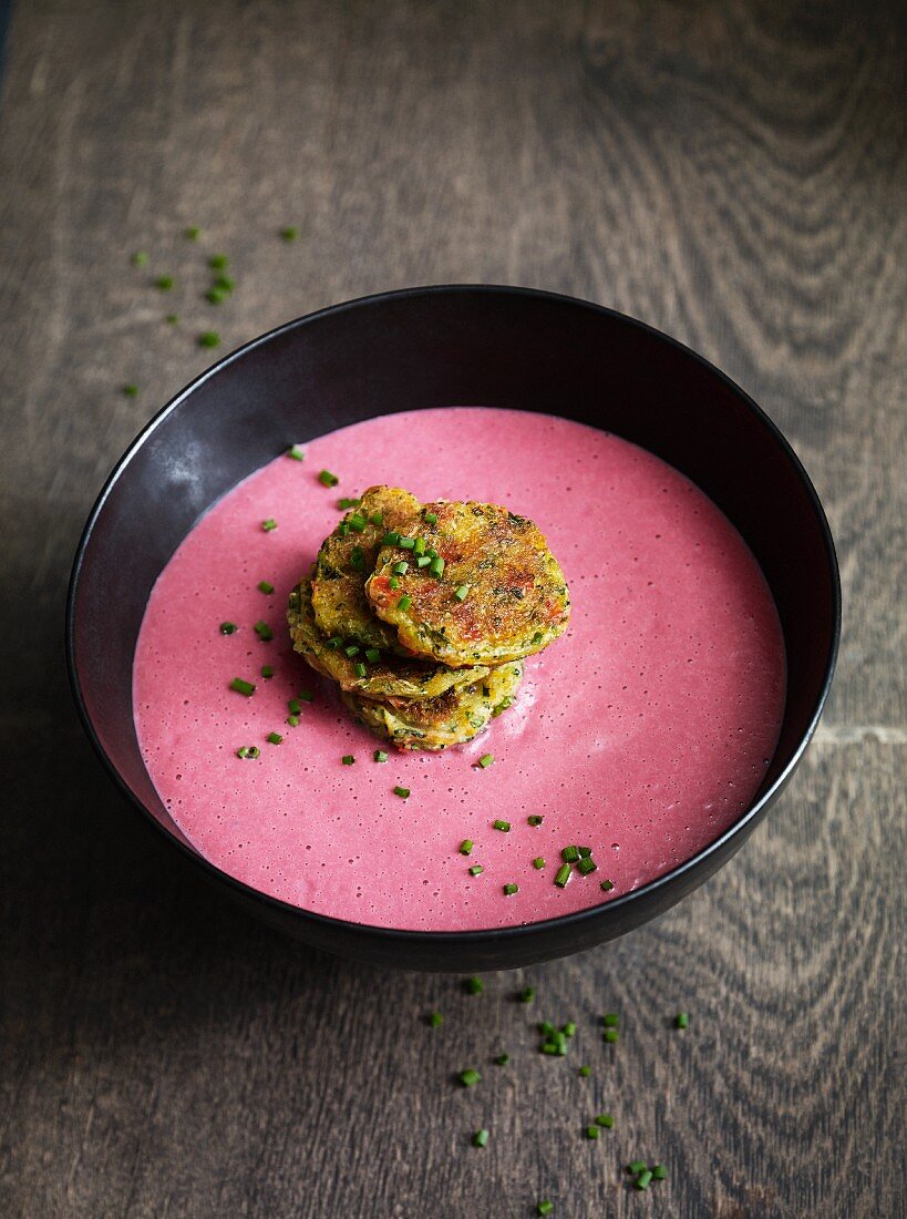 Beetroot soup with vegetable cakes