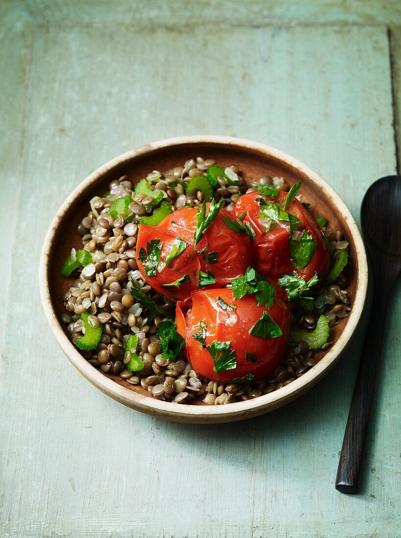 Lentil medley with tomatoes and parsley